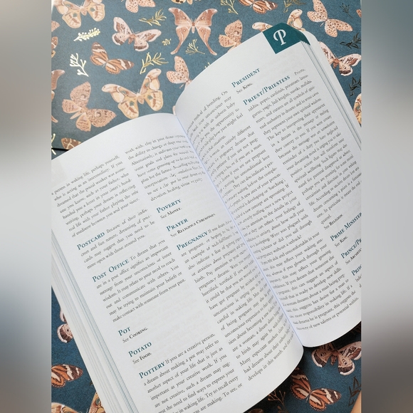 Dream Dictionary A-Z by Theresa Cheung - Picture 4 of 4